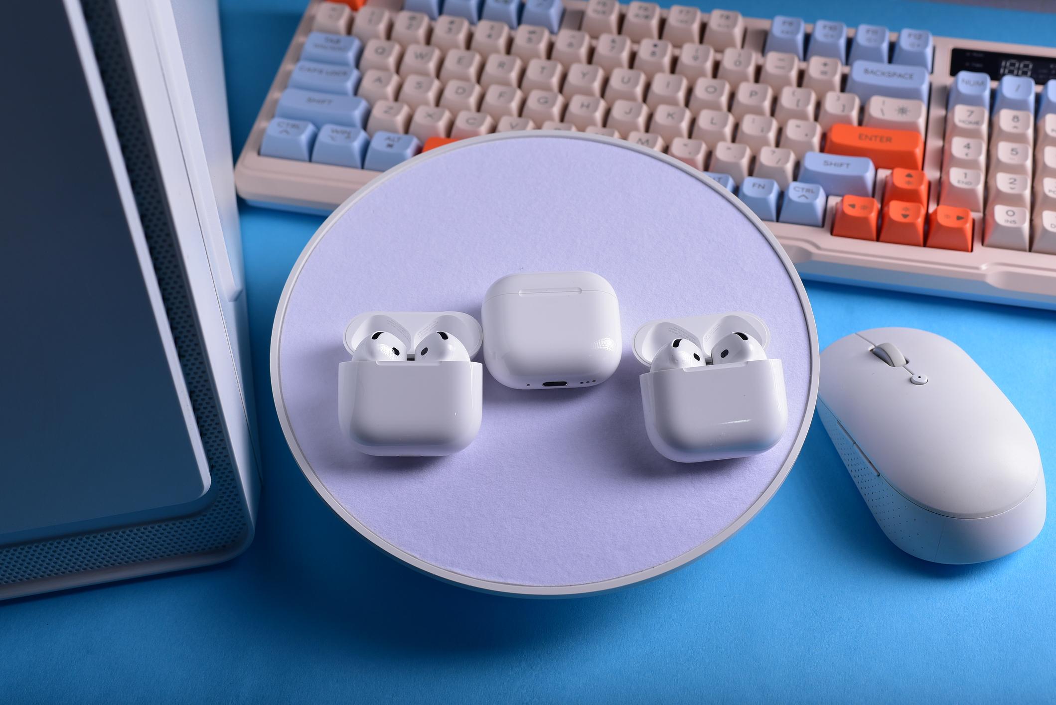 TWS earbuds
